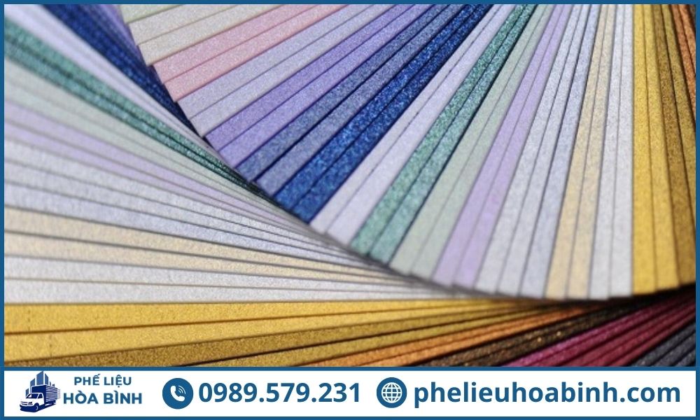 Định lượng của giấy B300 nằm trong khoảng 300gsm