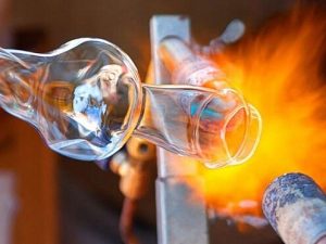 Nhiệt độ nóng chảy của thủy tinh: Đặc điểm và ứng dụng