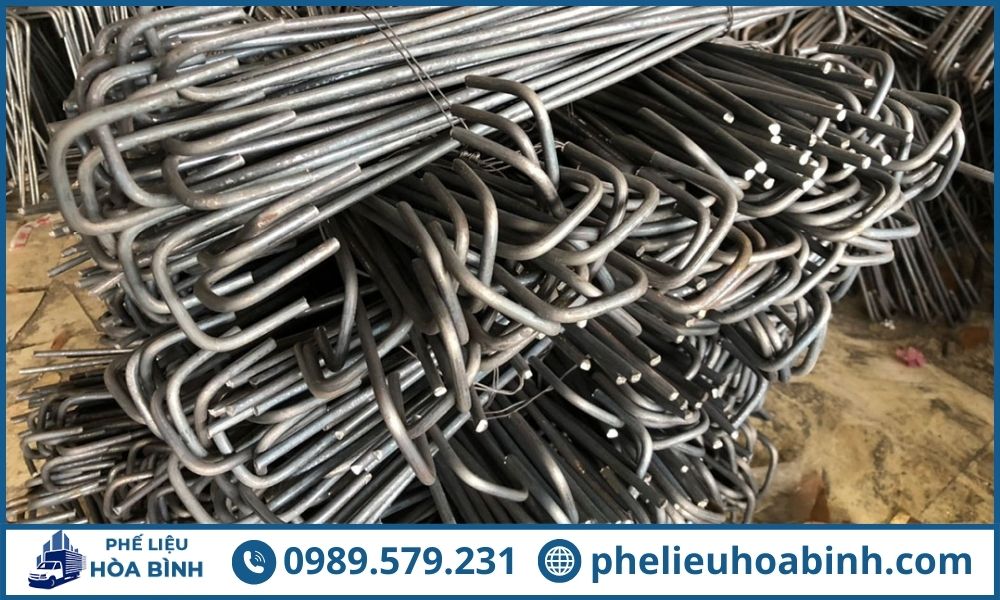 Gia nhiệt thép T10 đến vùng austenit trước khi tôi