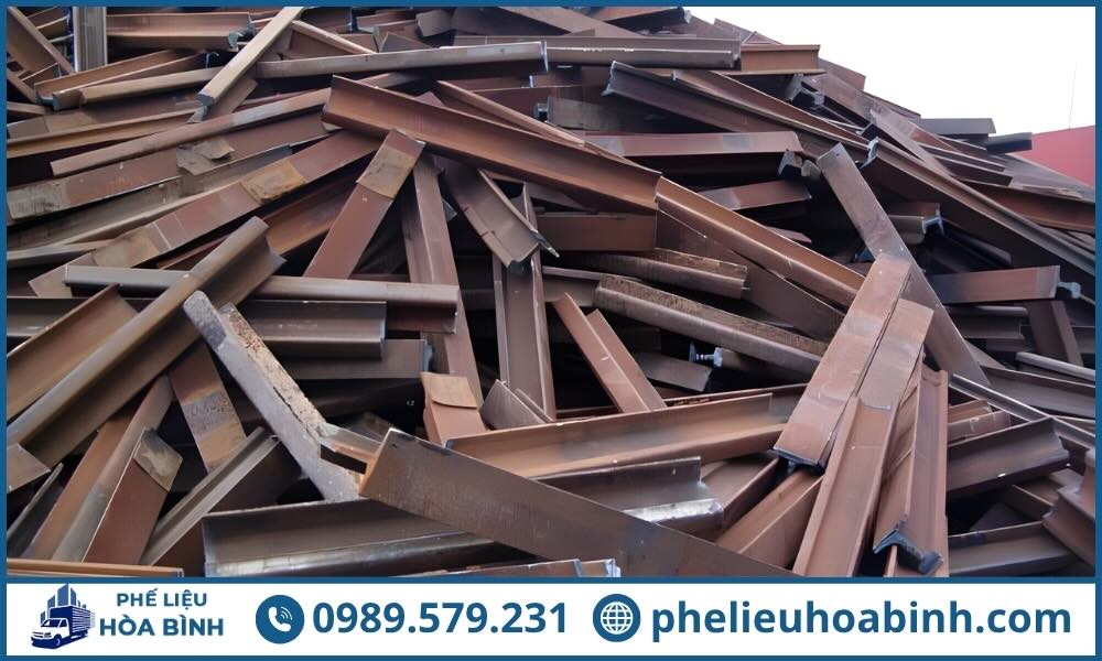 Thanh sắt phế liệu có giá phụ thuộc chất lượng sắt và độ mới