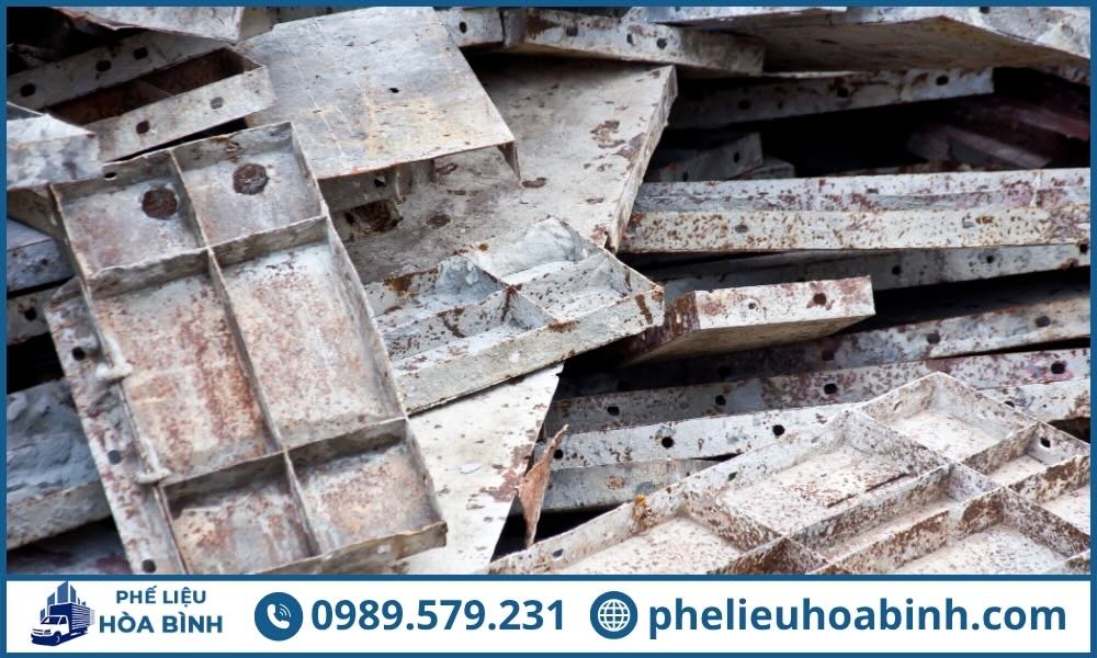 Phế Liệu Hòa Bình nhận thu mua sắt thép phế liệu giá cao hơn so với thị trường 