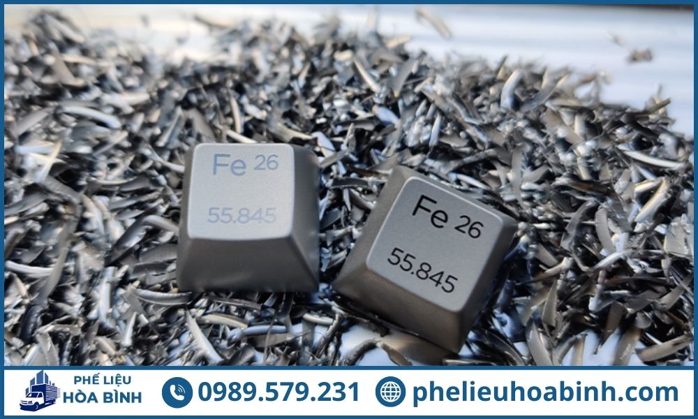 Nhiệt độ tăng gây giãn nở thể tích, làm khối lượng riêng của sắt giảm nhẹ