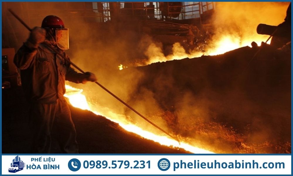 Nhiệt độ nóng chảy của sắt là cao nhất so với những kim loại thông dụng khác