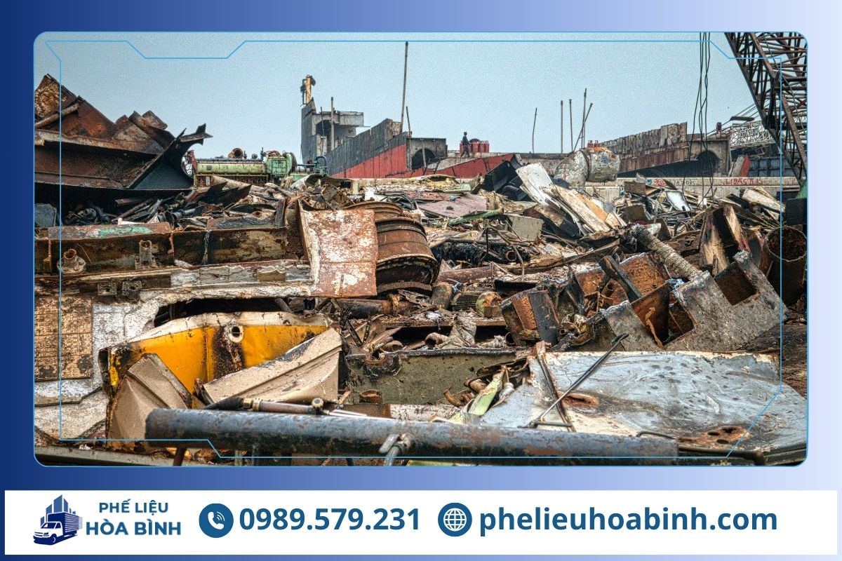 Phế Liệu Hòa Bình - đơn vị chuyên thu mua phế liệu tại Biên Hòa giá cao

