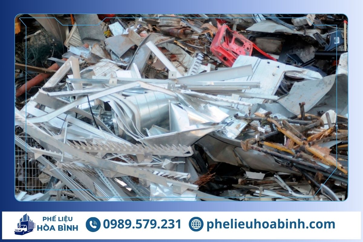 Phế Liệu Hòa Bình - Đơn vị chuyên thu mua phế liệu Đức Huệ giá cao, uy tín
