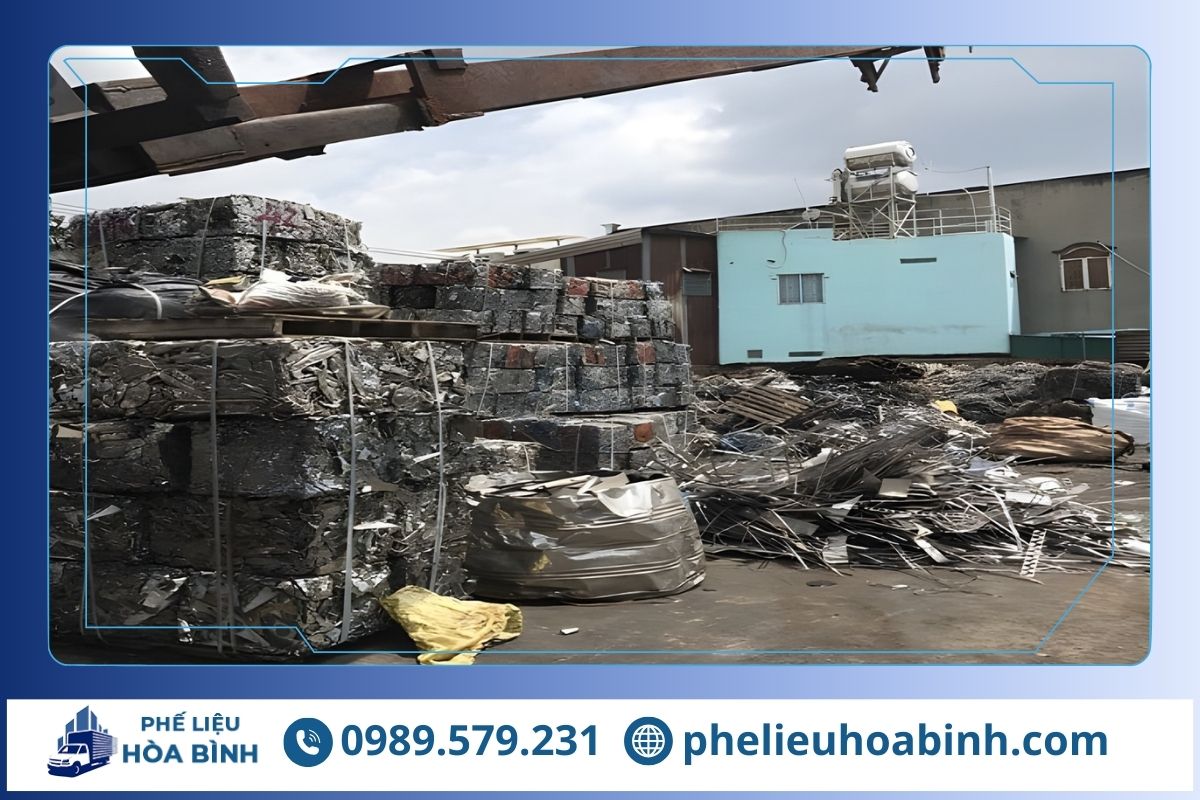 Phế Liệu Hòa Bình - đơn vị chuyên thu mua phế liệu giá cao tại Vinh