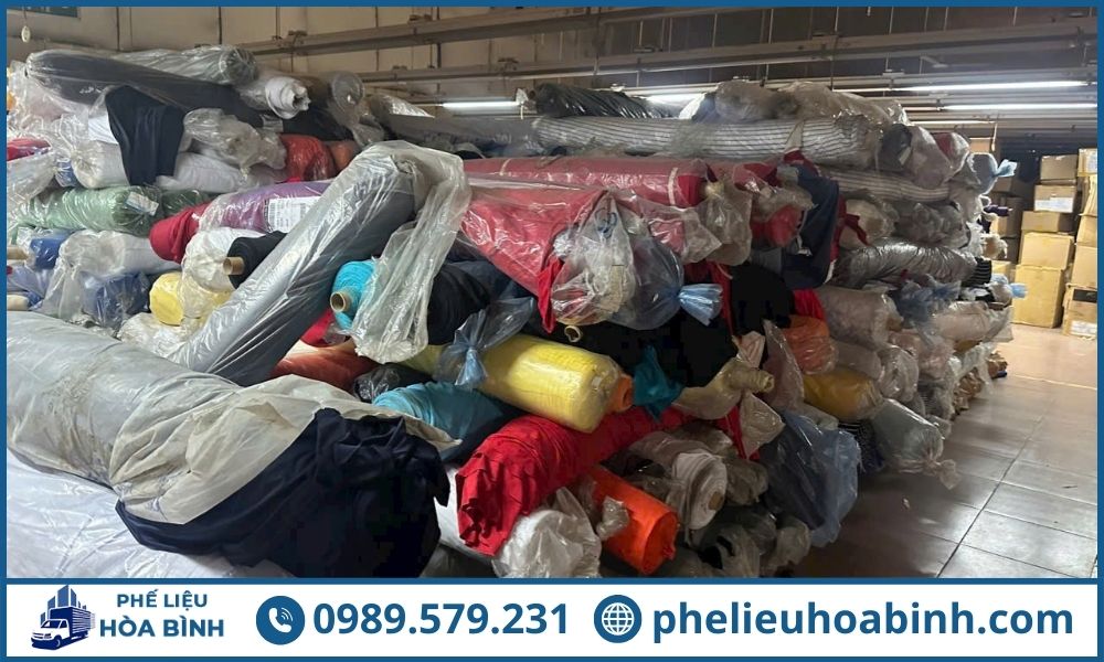 Phế Liệu Hòa Bình chuyên thu mua vải tồn kho, vải lỗi và vải phế liệu với giá cao