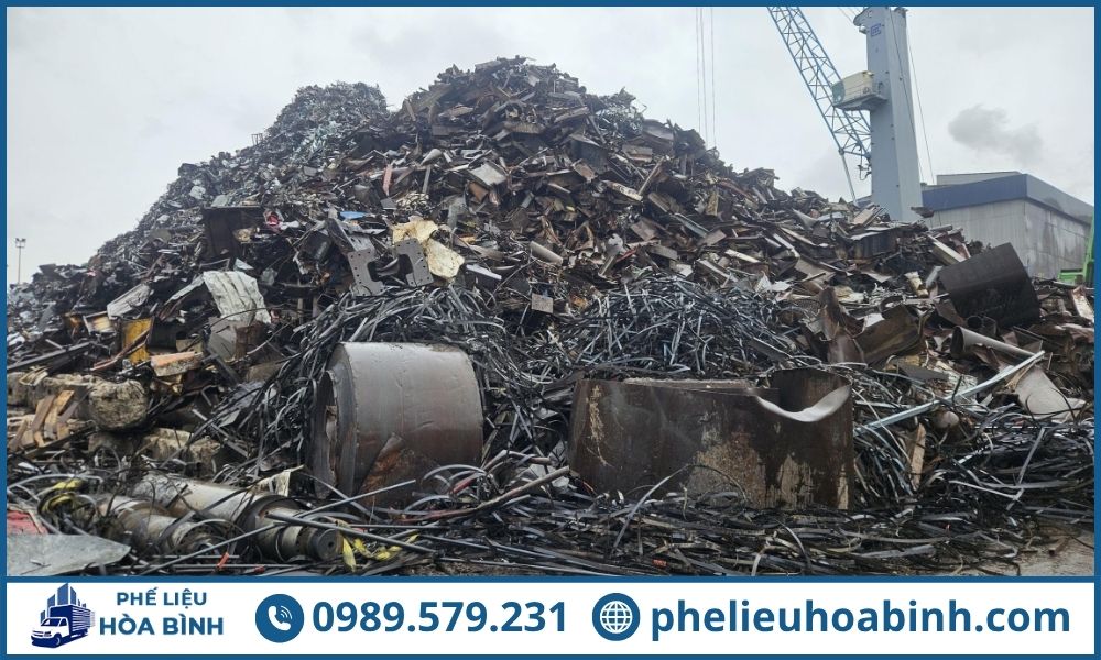 Phế liệu sắt thép được thu gom, phân loại để phục vụ hoạt động tái chế